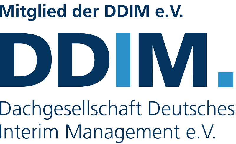 Logo für Mitglieder der Dachgesellschaft Deutsches Interim Management e.V., besteht aus Schrift in Blautönen
